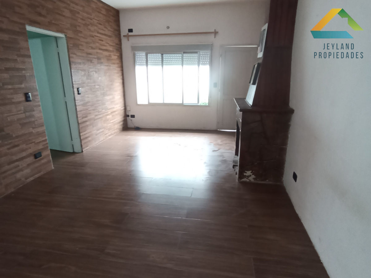 Casa ID.5 - SE VENDE CASA AMPLIA CON OFICINA AL FRENTE CENTRO DE MALDONADO