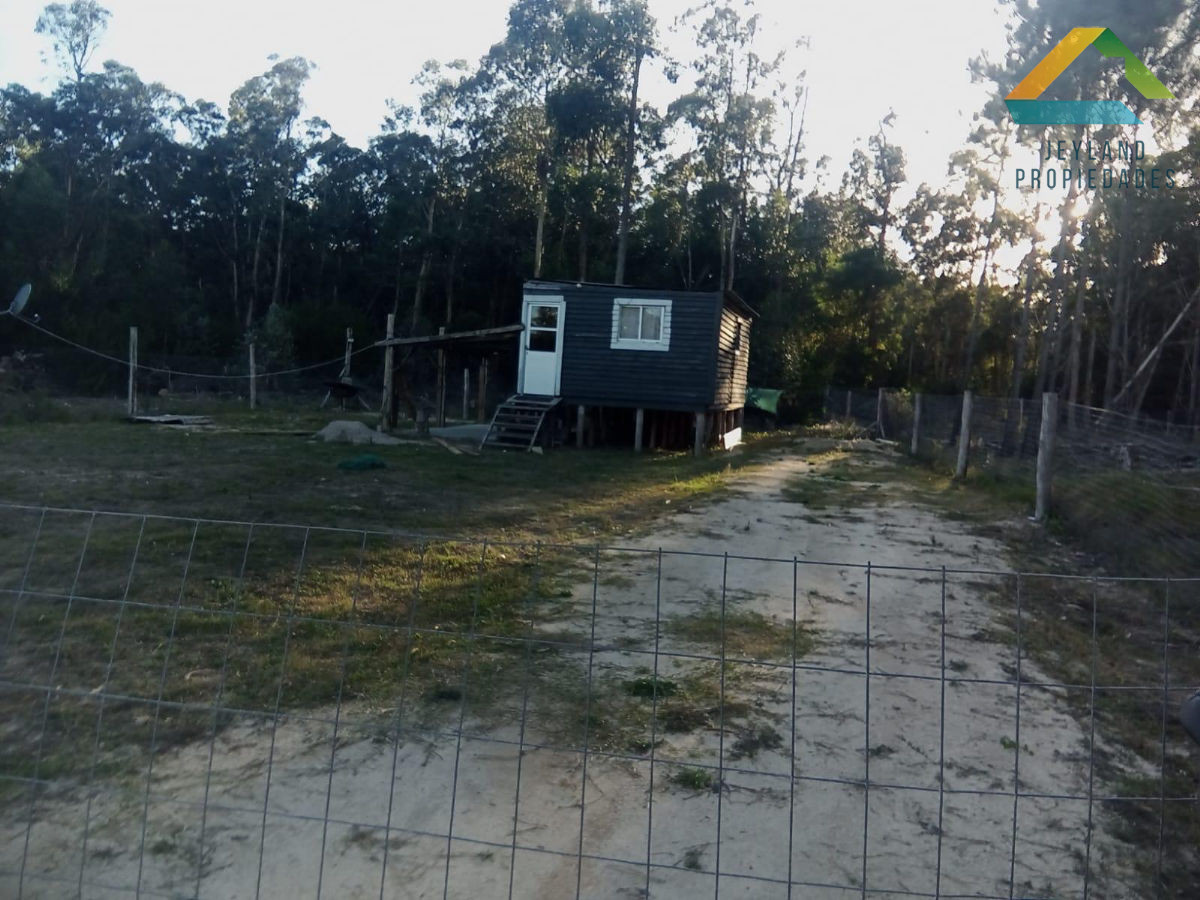 Casa ID.65 - SE VENDE CABAÑA DE MADERA EN BALNEARIO LA ESMERALDA