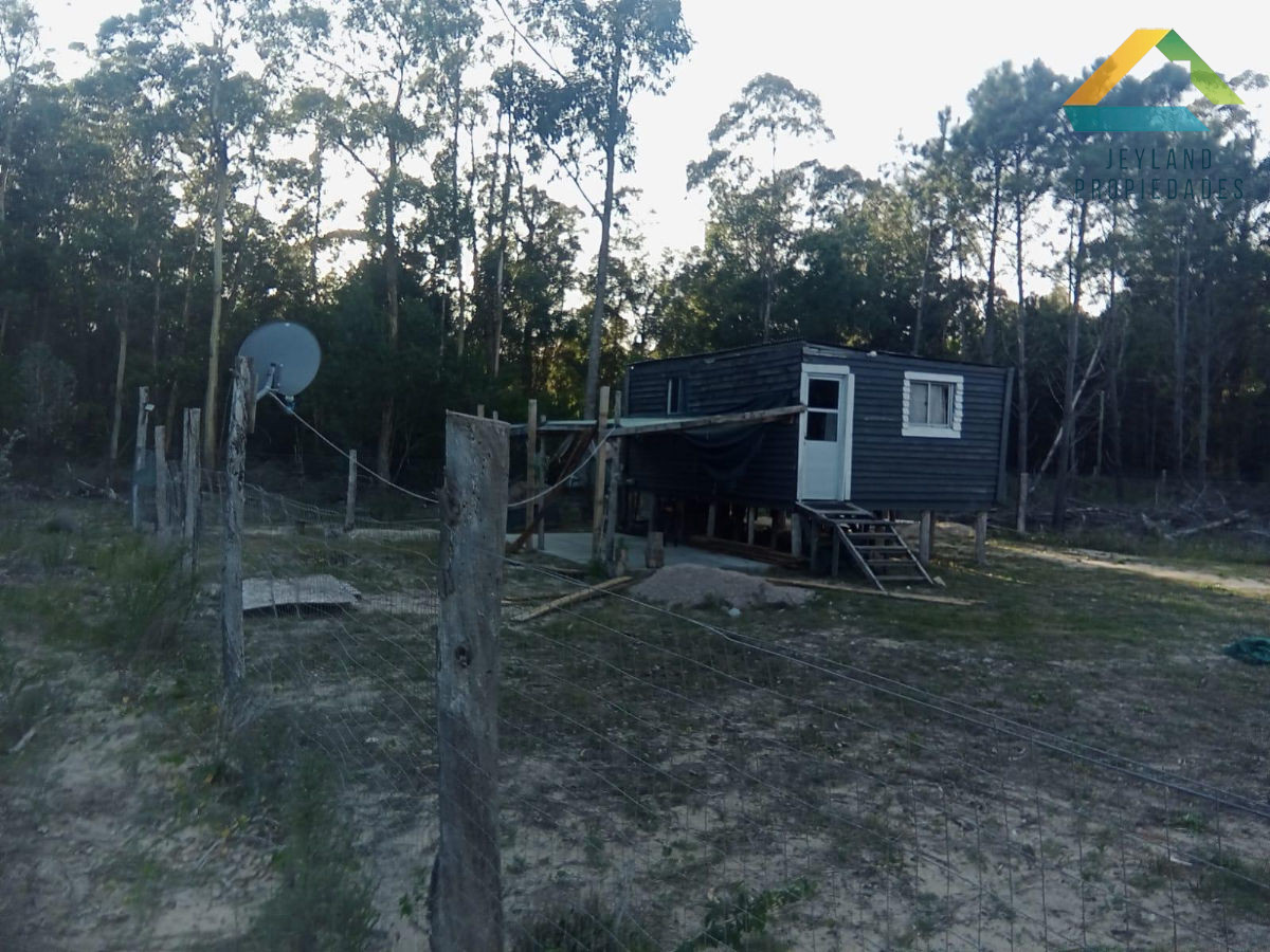 Casa ID.65 - SE VENDE CABAÑA DE MADERA EN BALNEARIO LA ESMERALDA