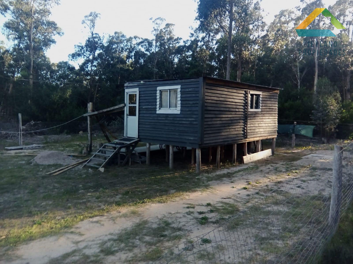 Casa ID.65 - SE VENDE CABAÑA DE MADERA EN BALNEARIO LA ESMERALDA
