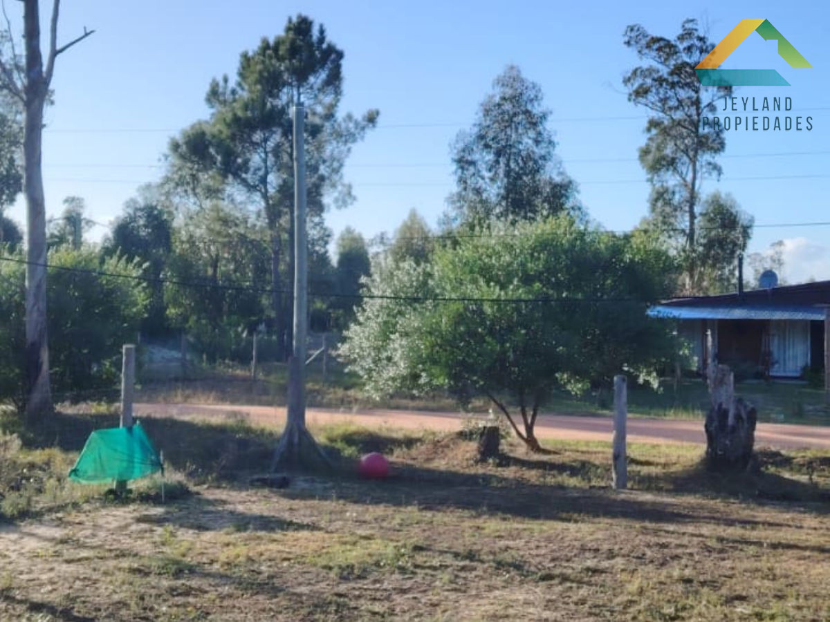 Casa ID.65 - SE VENDE CABAÑA DE MADERA EN BALNEARIO LA ESMERALDA