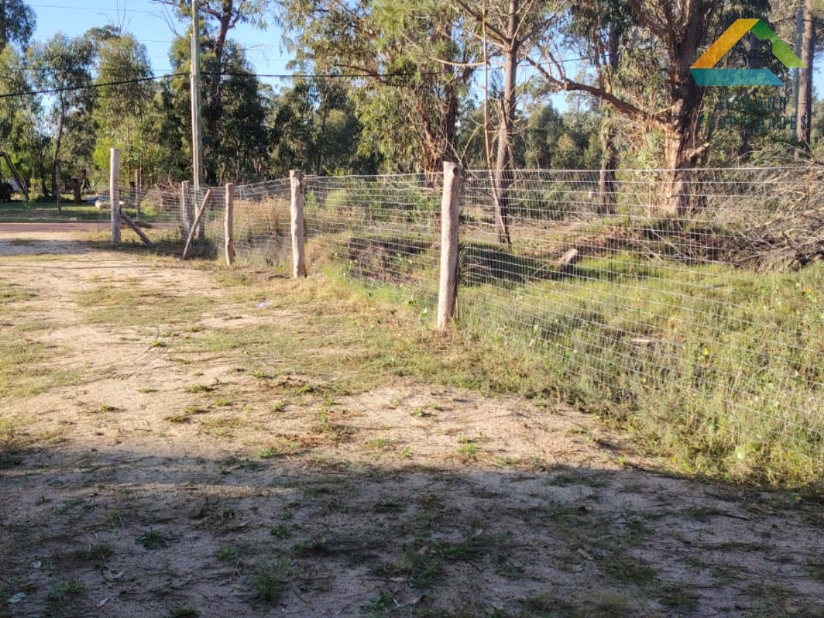 Casa ID.65 - SE VENDE CABAÑA DE MADERA EN BALNEARIO LA ESMERALDA
