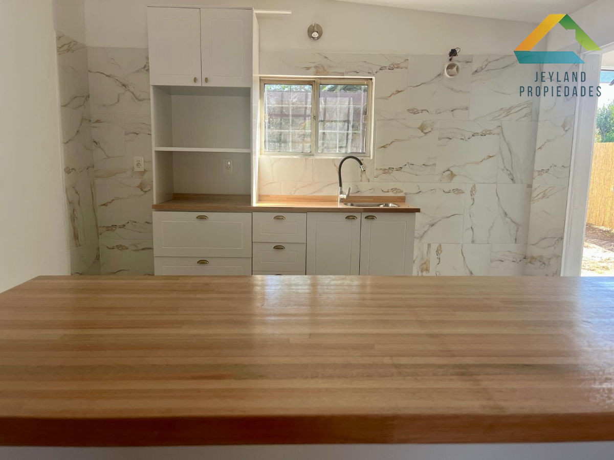 Casa ID.76 - SE VENDE CASA  4 DORMITORIOS EN BARRIO PERLITA MALDONADO