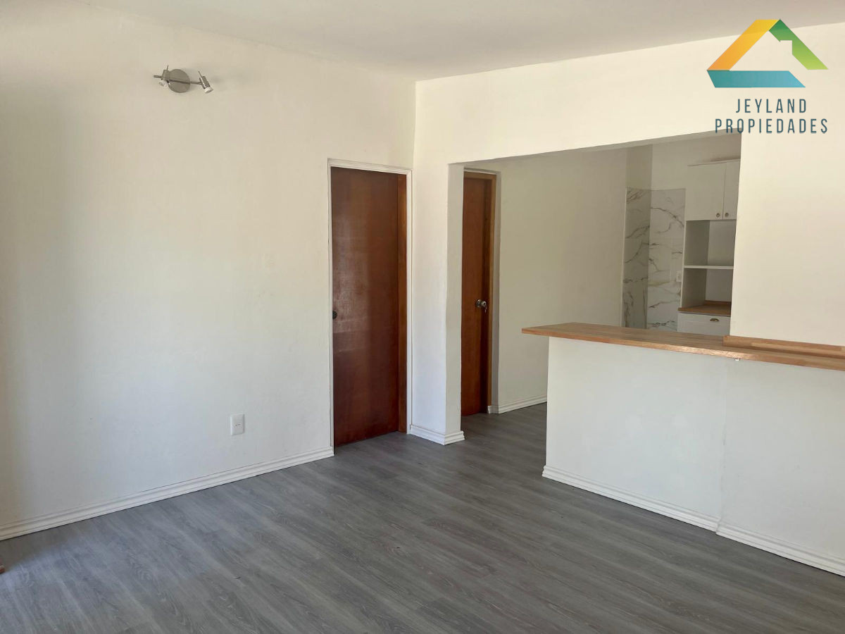 Casa ID.76 - SE VENDE CASA  4 DORMITORIOS EN BARRIO PERLITA MALDONADO