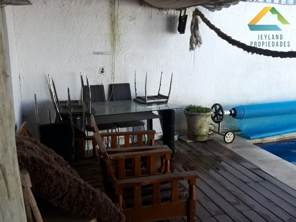 Casa ID.8 - SE VENDE CASA 3 DORM  BARRIO LOS CIRUELOS