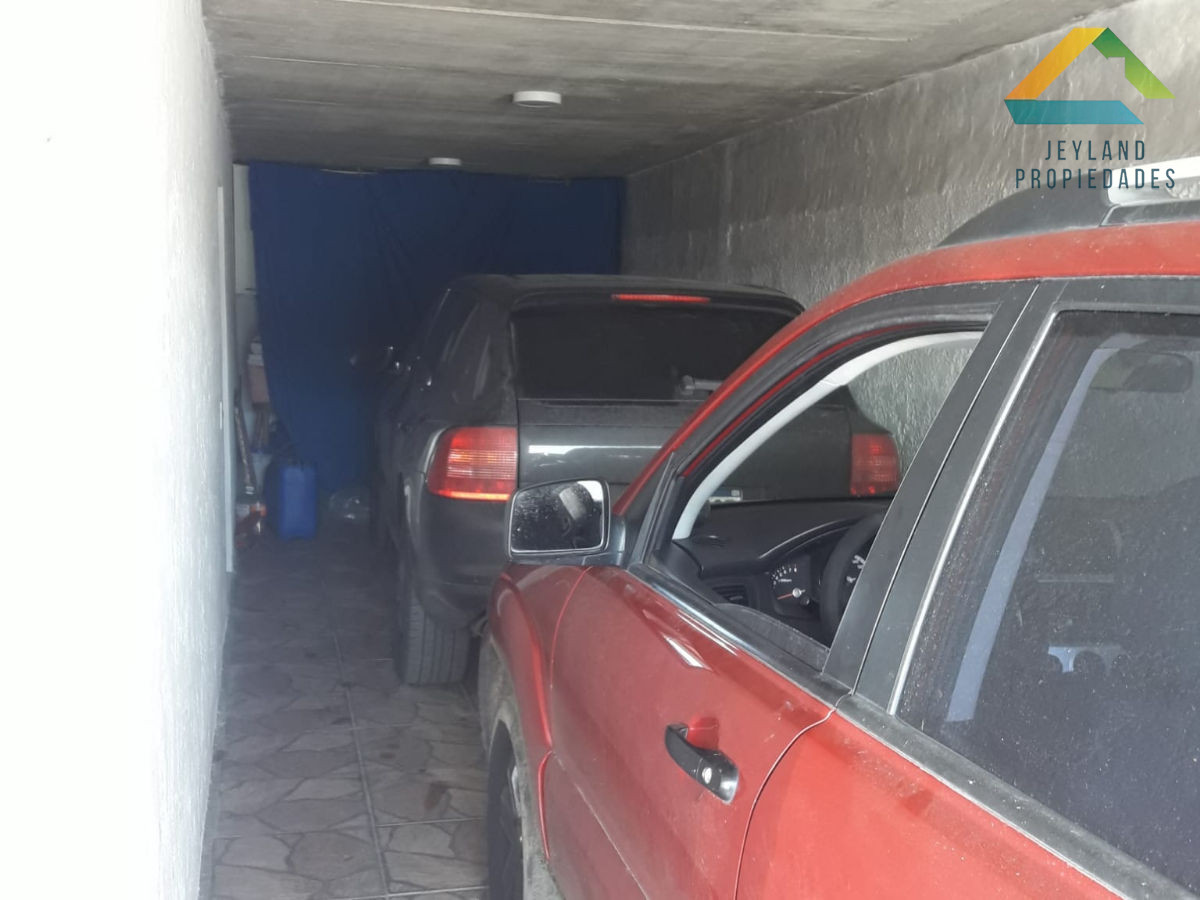 Casa ID.8 - SE VENDE CASA 3 DORM  BARRIO LOS CIRUELOS