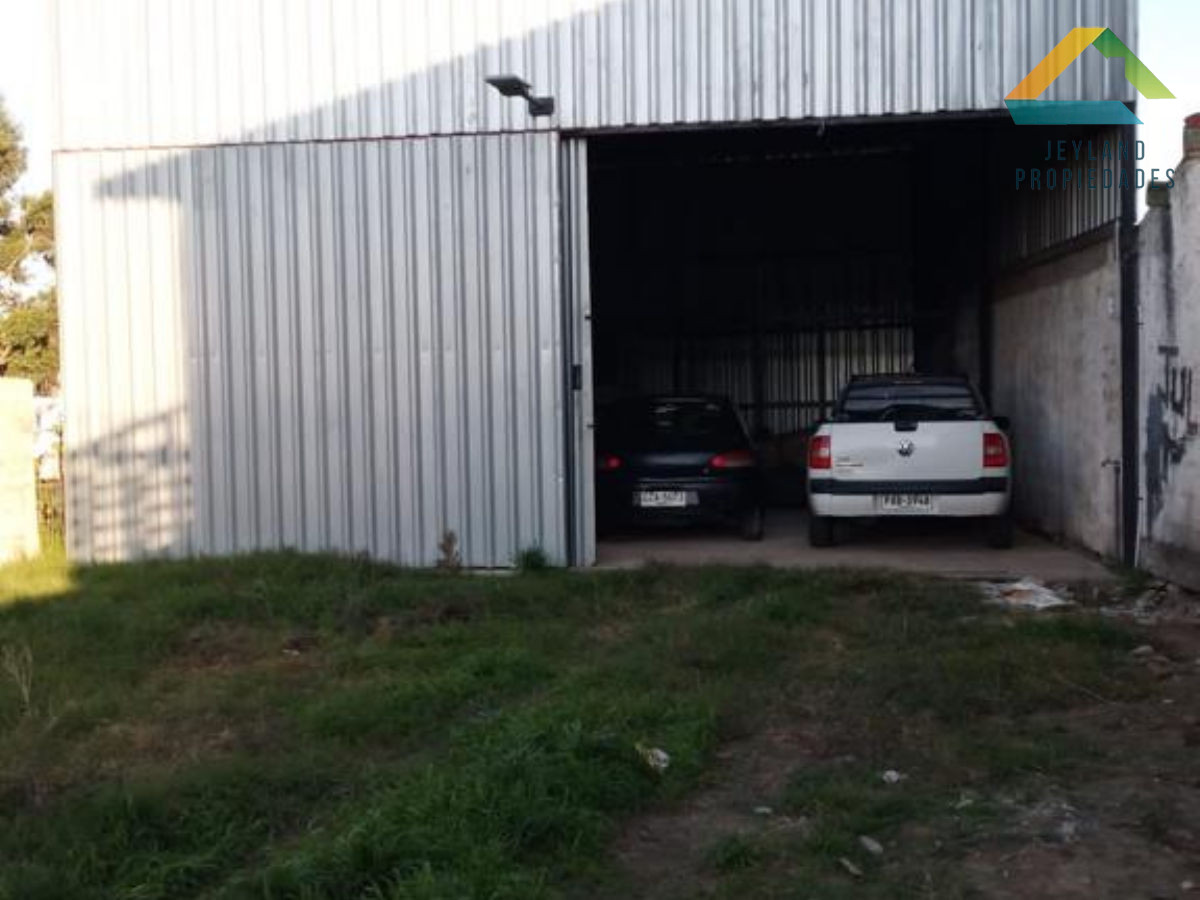 Casa ID.8 - SE VENDE CASA 3 DORM  BARRIO LOS CIRUELOS