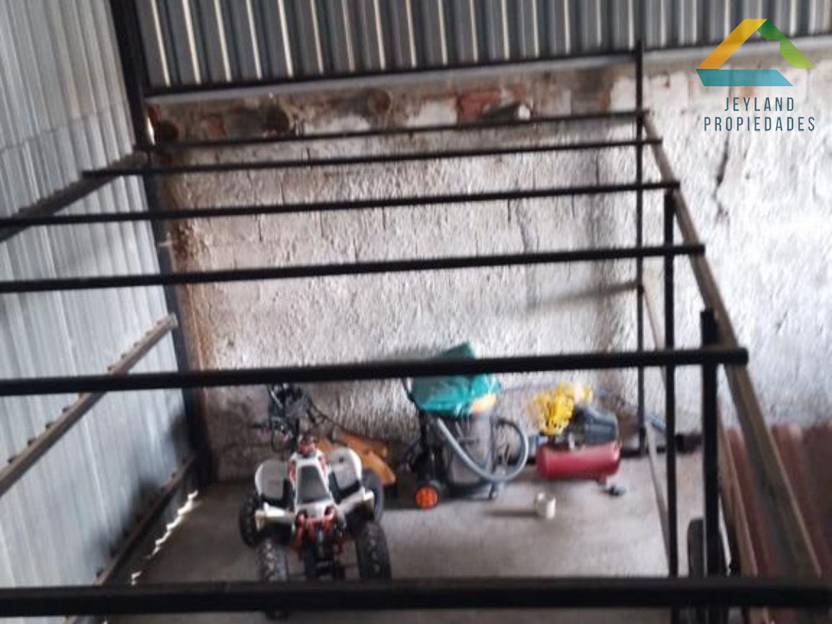 Casa ID.8 - SE VENDE CASA 3 DORM  BARRIO LOS CIRUELOS