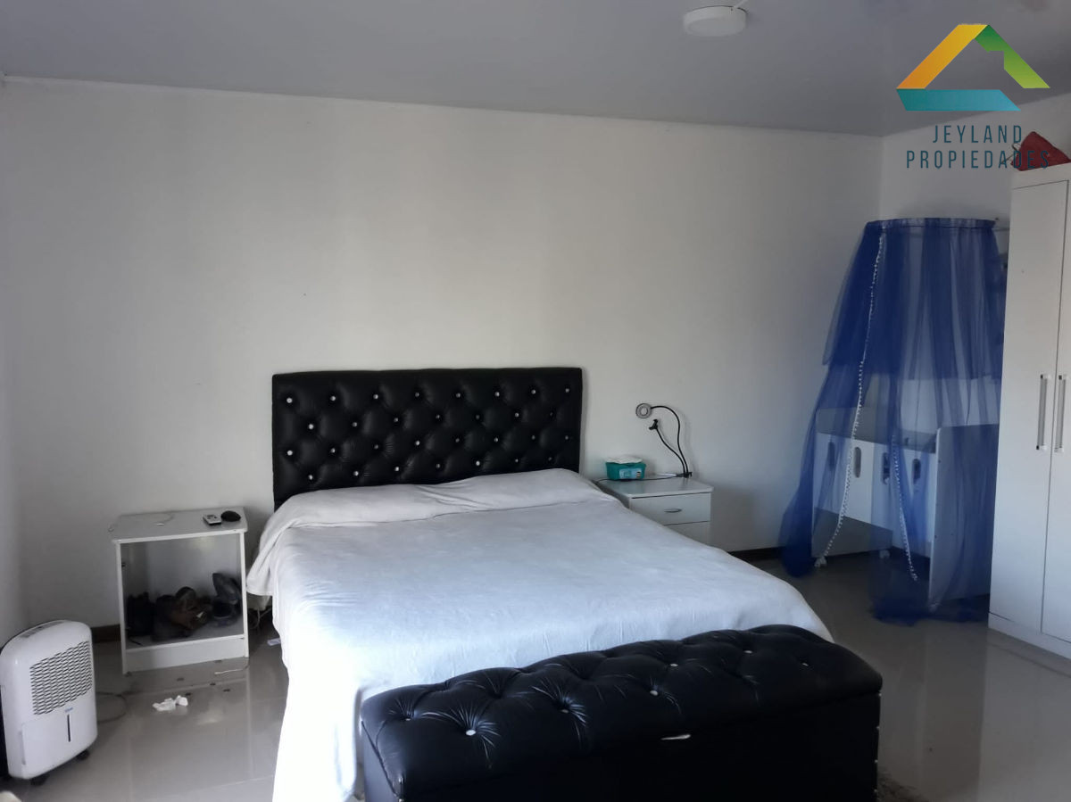 Casa ID.8 - SE VENDE CASA 3 DORM  BARRIO LOS CIRUELOS