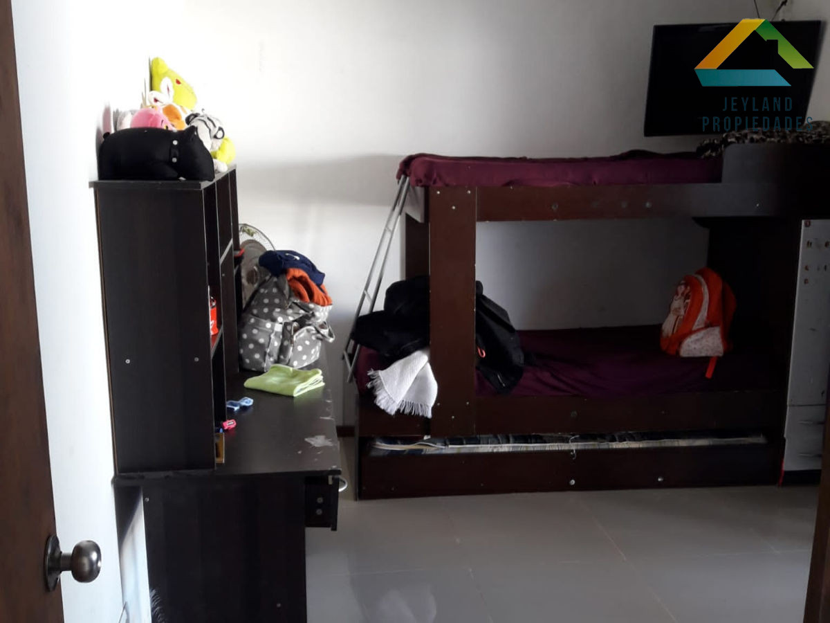 Casa ID.8 - SE VENDE CASA 3 DORM  BARRIO LOS CIRUELOS