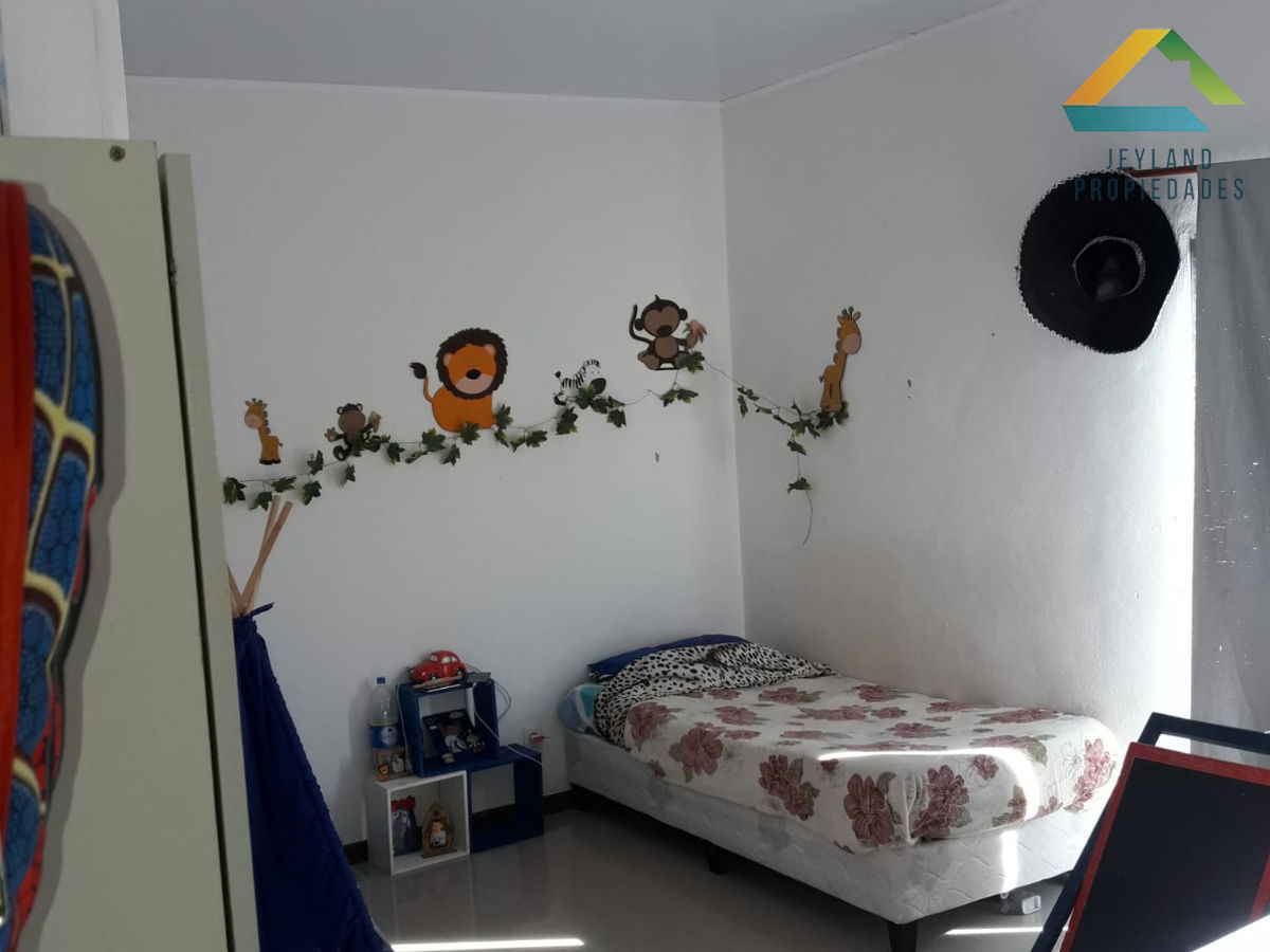 Casa ID.8 - SE VENDE CASA 3 DORM  BARRIO LOS CIRUELOS