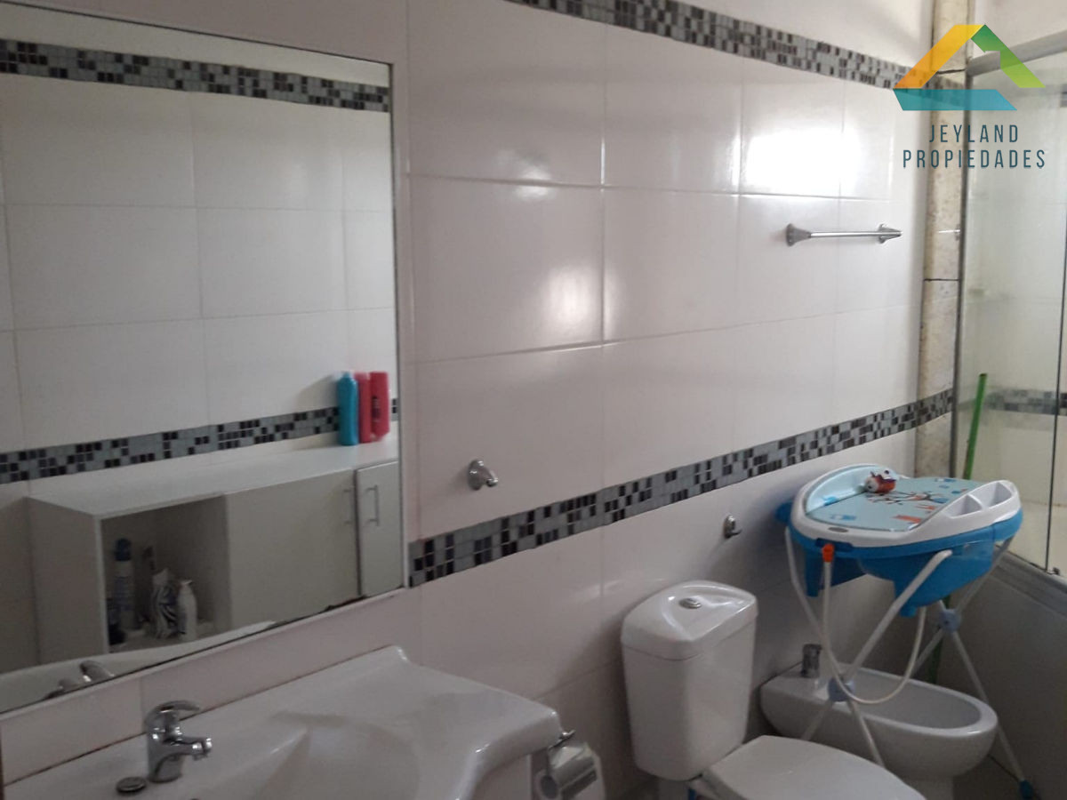 Casa ID.8 - SE VENDE CASA 3 DORM  BARRIO LOS CIRUELOS