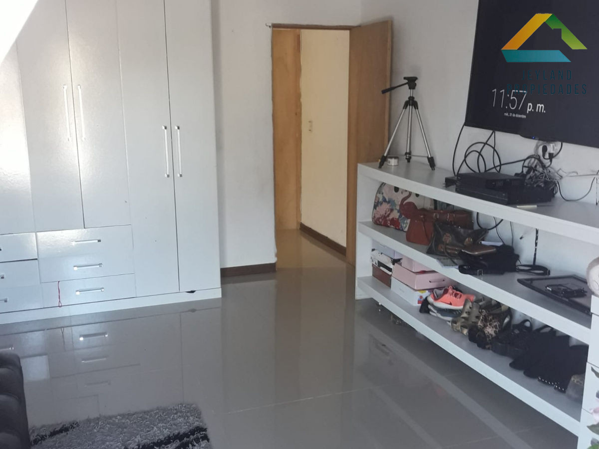 Casa ID.8 - SE VENDE CASA 3 DORM  BARRIO LOS CIRUELOS