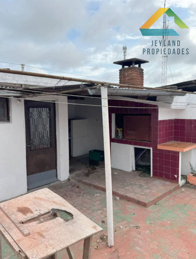 Casa ID.96 - SE VENDE CASA 3 DORMITORIOS BARRIO ODIZZIO
