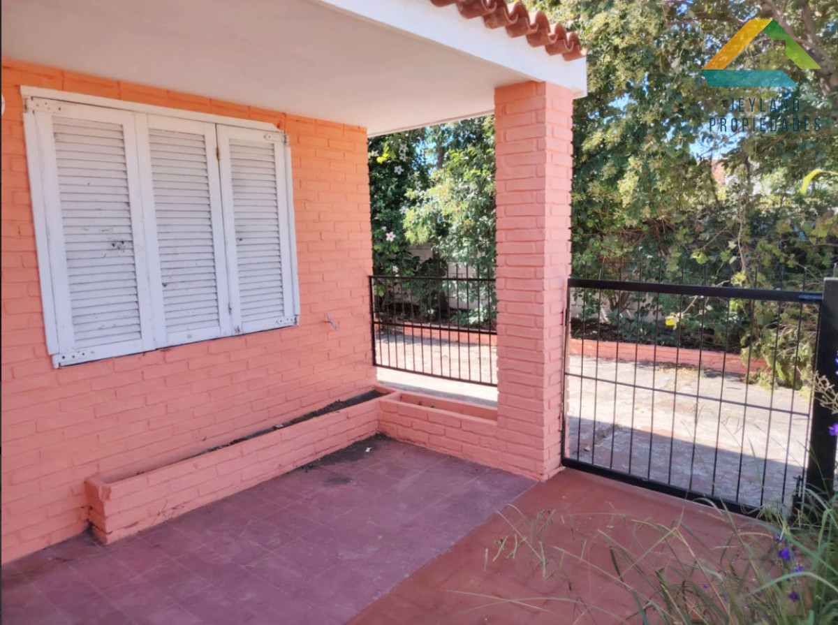 Casa ID.96 - SE VENDE CASA 3 DORMITORIOS BARRIO ODIZZIO