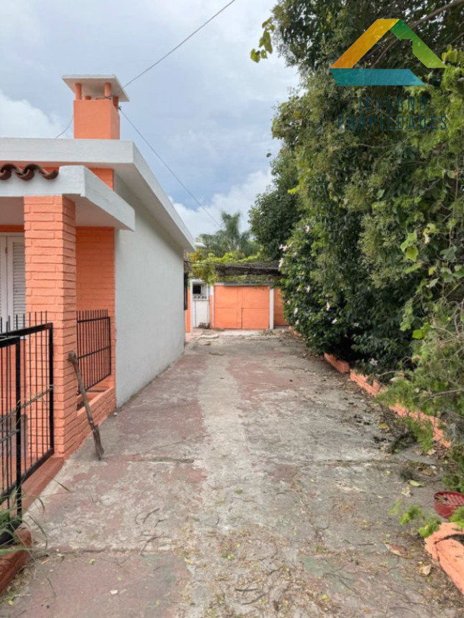 Casa ID.96 - SE VENDE CASA 3 DORMITORIOS BARRIO ODIZZIO