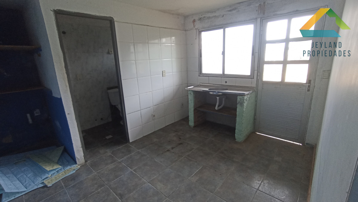 Casa ID.307 - SE VENDE CASA CON APARTAMENTO EN BARRIO MONTE HERMOSO