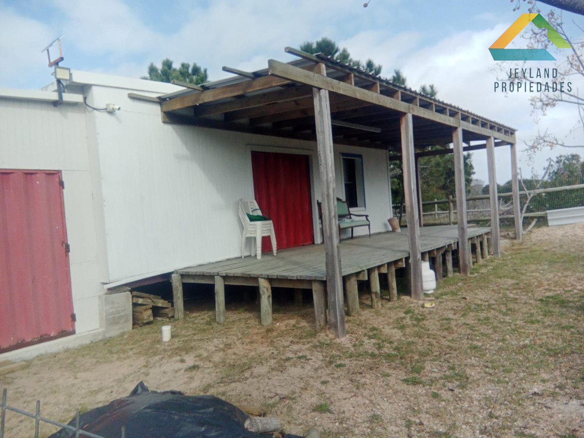 Casa ID.129 - SE VENDE CASA  3 DORMITORIOS EN BALNEARIO LA ESMERALDA