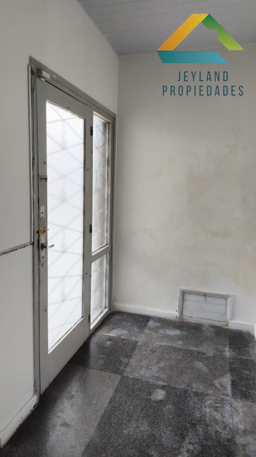 Casa ID.563 - SE VENDE CASA EN CENTRO DE SAN CARLOS - APTA PARA BANCO