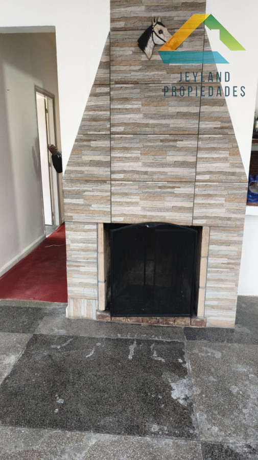 Casa ID.563 - SE VENDE CASA EN CENTRO DE SAN CARLOS - APTA PARA BANCO