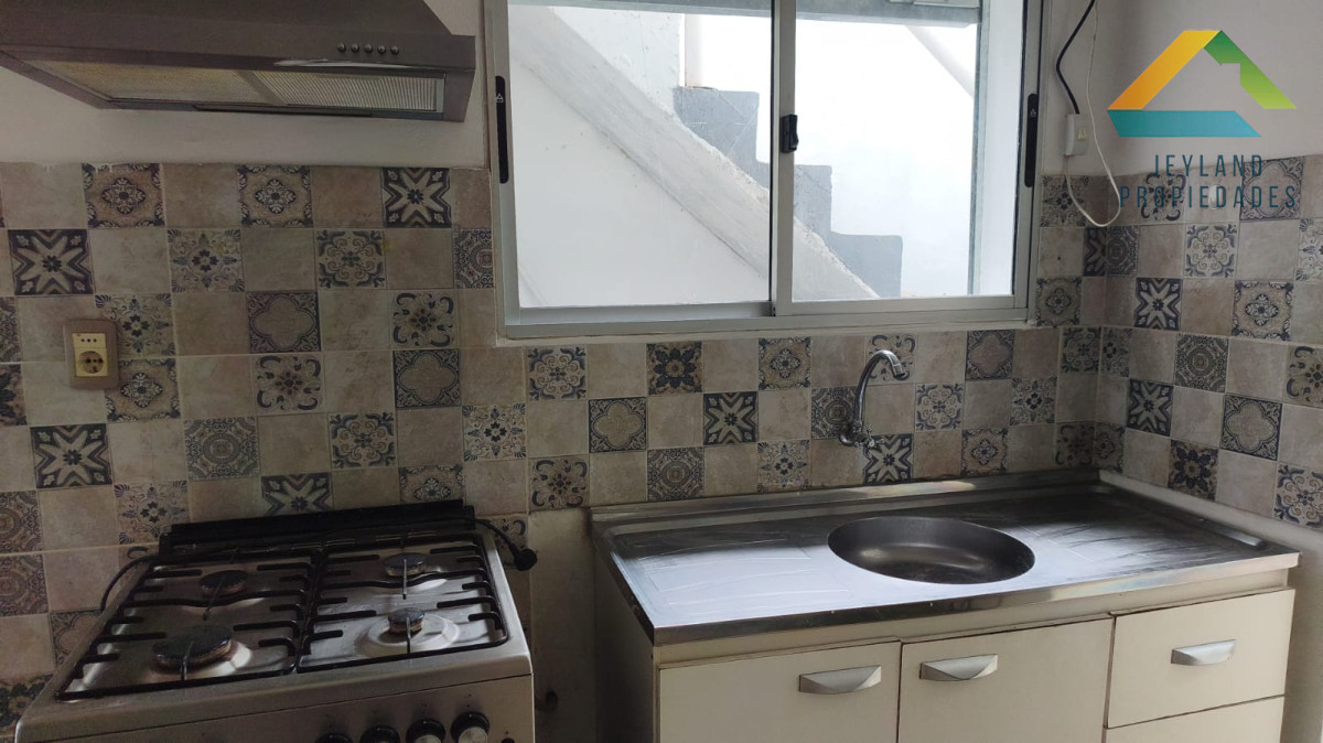 Casa ID.563 - SE VENDE CASA EN CENTRO DE SAN CARLOS - APTA PARA BANCO