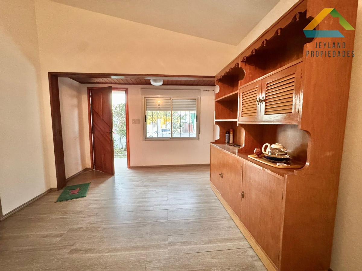 Casa ID.277 - SE VENDE CASA EN BARRIO LEONEL