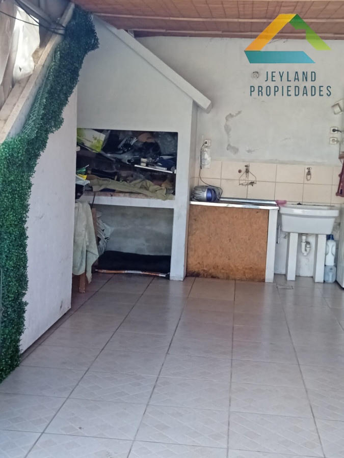 Casa ID.193 - SE VENDE CASA MAS APTO SAN CARLOS