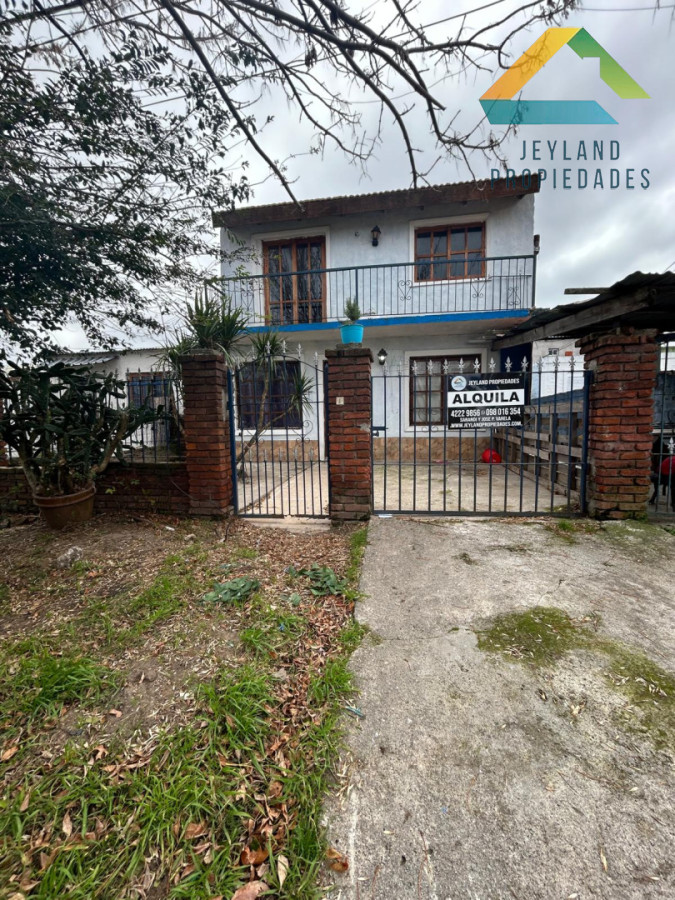 Casa ID.513 - SE ALQUILA CASA 3 DORMITORIOS COOPERATIVAS 