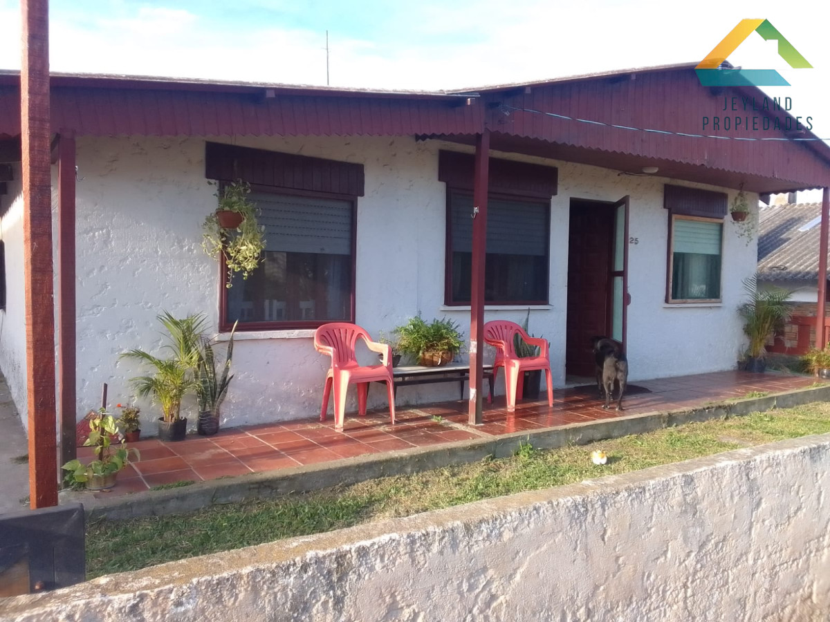 Casa ID.141 - SE VENDE CASA DE 3 DORMITORIOS EN BARRA DEL CHUY 