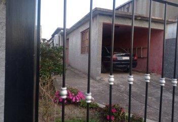 SE VENDE CASA DE 1 DORMITORIO
