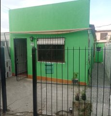 SE VENDE CASA EN BARRIO SARUBI PH