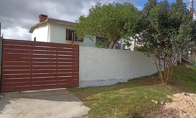 SE VENDE CASA EN BARRIO ALTOS DE MALDONADO