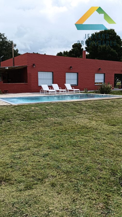 Chacra ID.182 - SE VENDE CHACRA 3 HECTAREAS CON TRES CASAS 
