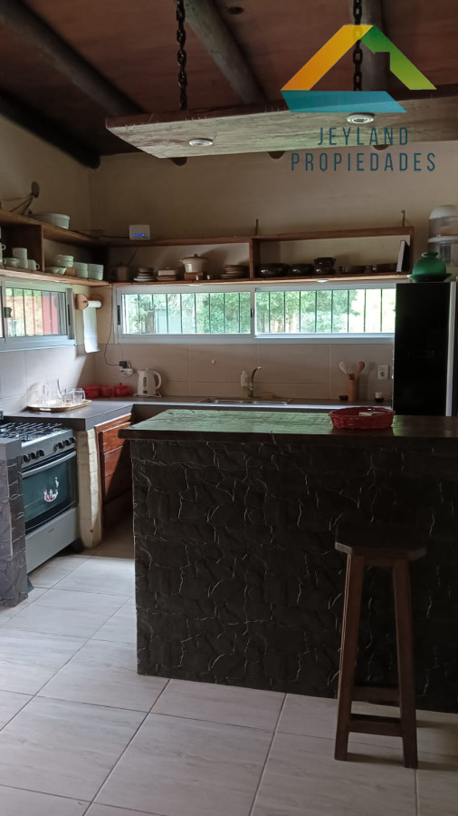 Chacra ID.182 - SE VENDE CHACRA 3 HECTAREAS CON TRES CASAS 