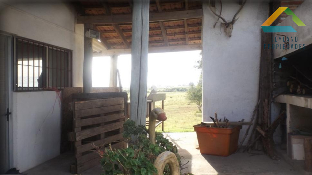 Chacra ID.107 - SE VENDE CASA DE CAMPO DE 10 HECTAREAS 