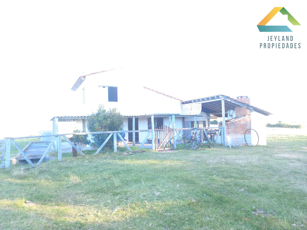 Chacra ID.107 - SE VENDE CASA DE CAMPO DE 10 HECTAREAS 
