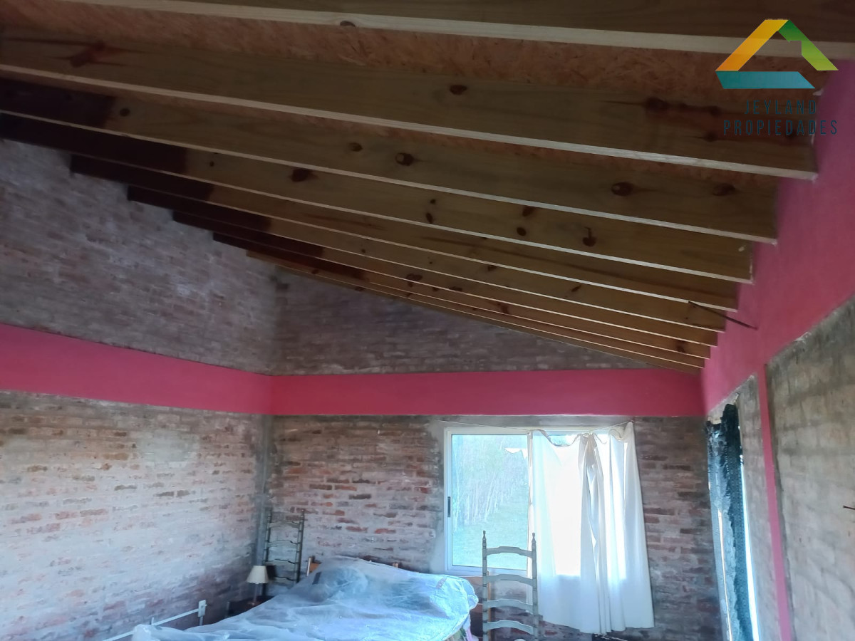 Chacra ID.107 - SE VENDE CASA DE CAMPO DE 10 HECTAREAS 