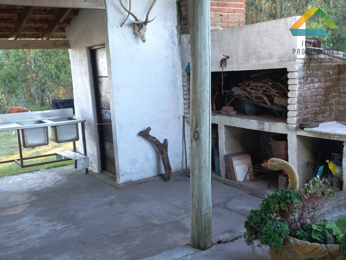 Chacra ID.107 - SE VENDE CASA DE CAMPO DE 10 HECTAREAS 
