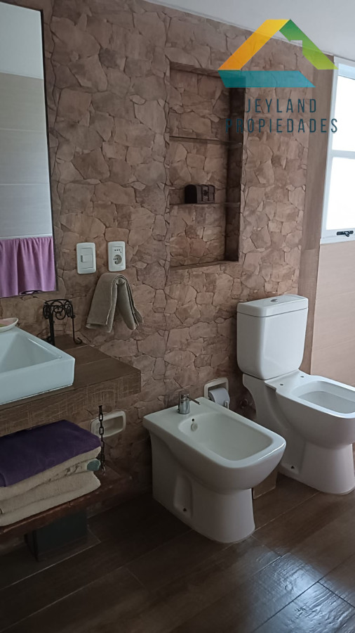 Chacra ID.182 - SE VENDE CHACRA 3 HECTAREAS CON TRES CASAS 