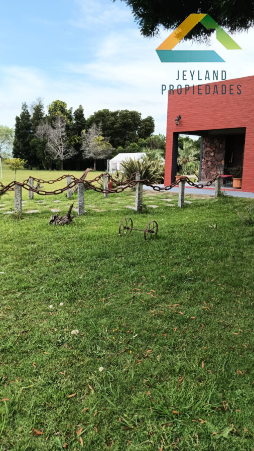 Chacra ID.182 - SE VENDE CHACRA 3 HECTAREAS CON TRES CASAS 