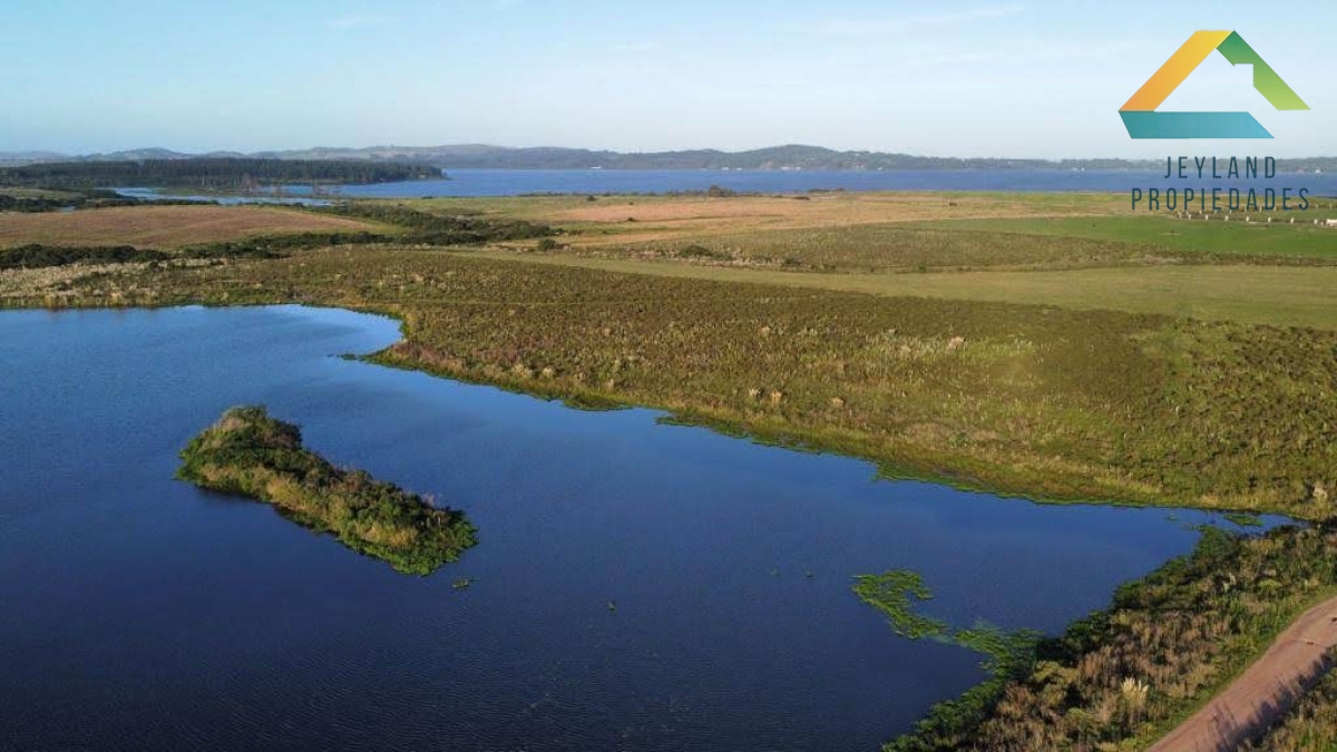 Chacra ID.28 - SE VENDE CHACRA 5 HECTAREAS EN COMPLEJO PRIVADO LAGUNA DEL SAUCE