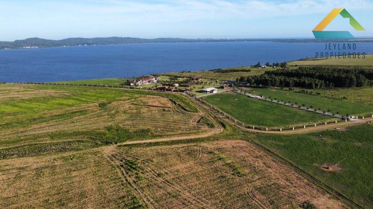 Chacra ID.28 - SE VENDE CHACRA 5 HECTAREAS EN COMPLEJO PRIVADO LAGUNA DEL SAUCE