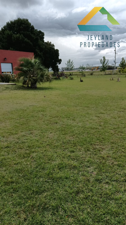 Chacra ID.182 - SE VENDE CHACRA 3 HECTAREAS CON TRES CASAS 