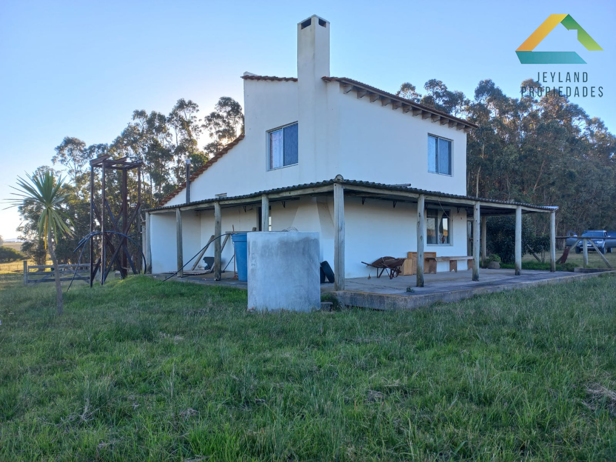 Chacra ID.107 - SE VENDE CASA DE CAMPO DE 10 HECTAREAS 