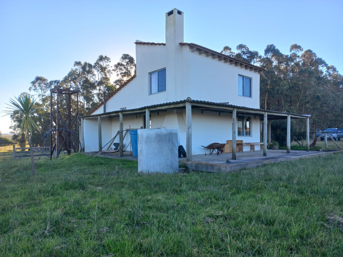SE VENDE CASA DE CAMPO DE 10 HECTAREAS 