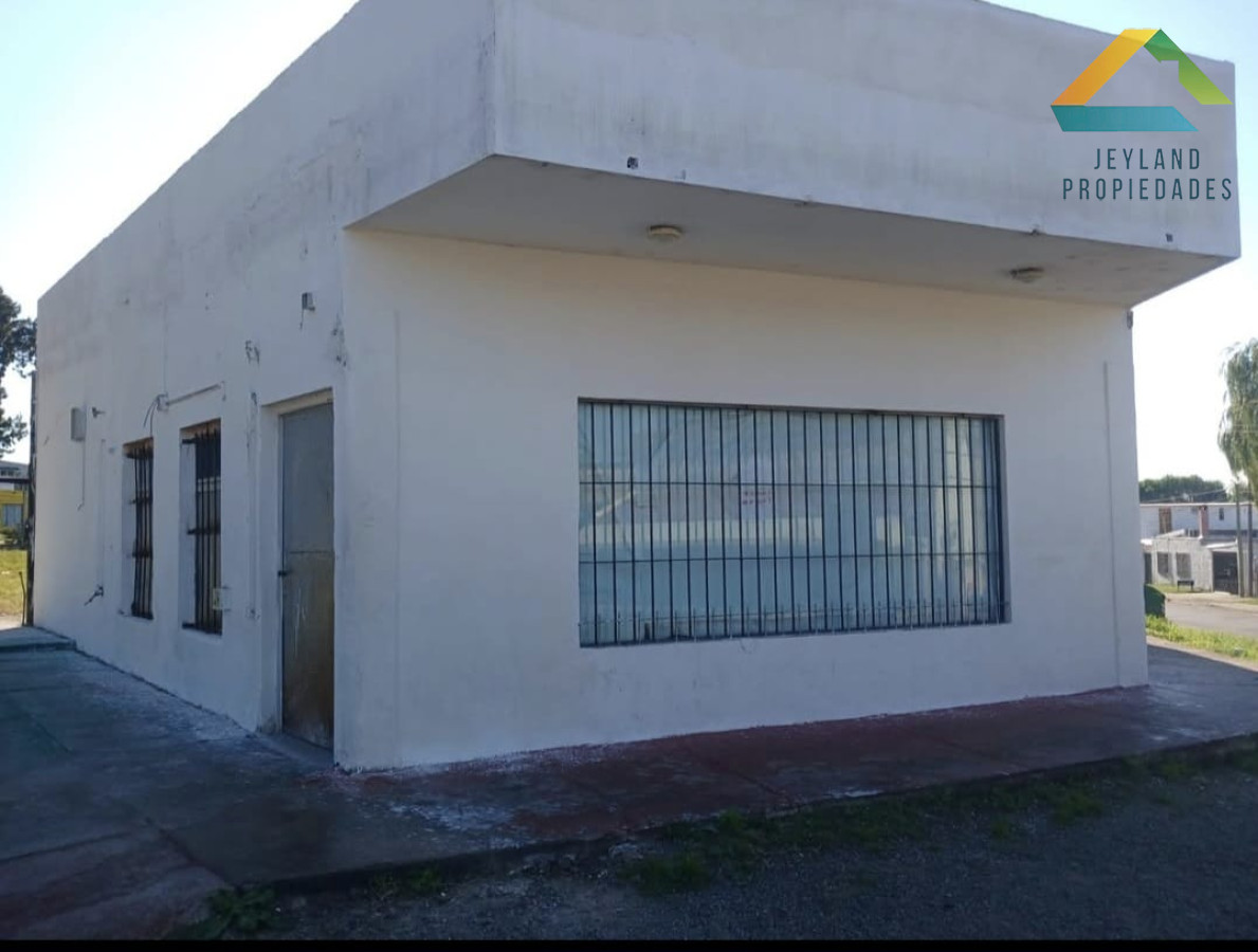 Local Comercial ID.125 - SE ALQUILA LOCAL COMERCIAL CON DOS AMBIENTES Y UN BAÑO EN Bª BIARRITZ