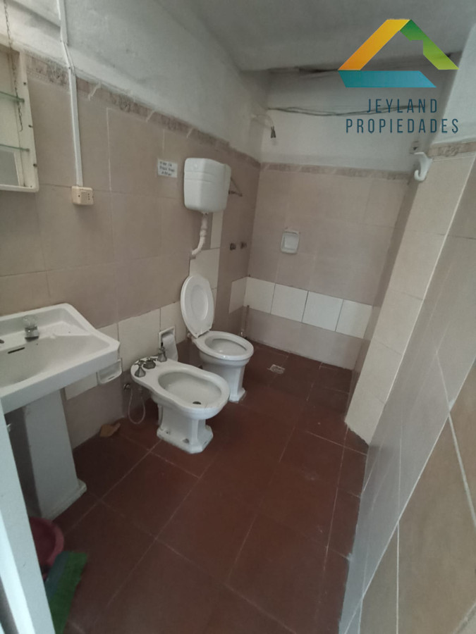 Local Comercial ID.138 - SE ALQUILA LOCAL COMERCIAL 19 DE ABRIL C GARANTIAS