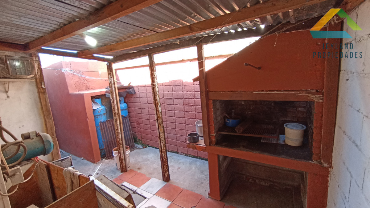Local Comercial ID.482 - SE ALQUILA LOCAL GASTRONOMICO BARRIO SANTA TERESITA