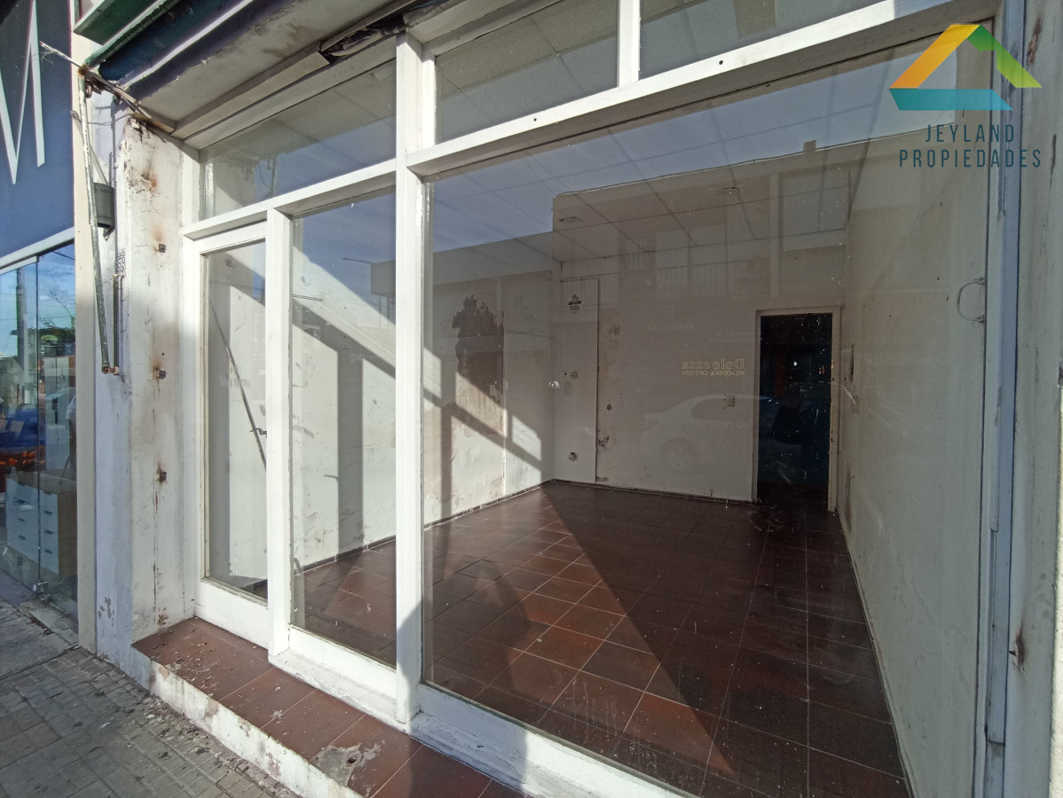 Local Comercial ID.126 - SE ALQUILA LOCAL COMERCIAL CENTRO MALDONADO