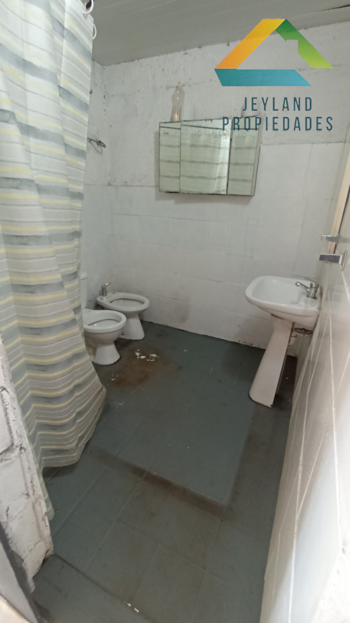 Terreno ID.423 - SE VENDE TERRENO CON MEJORAS 